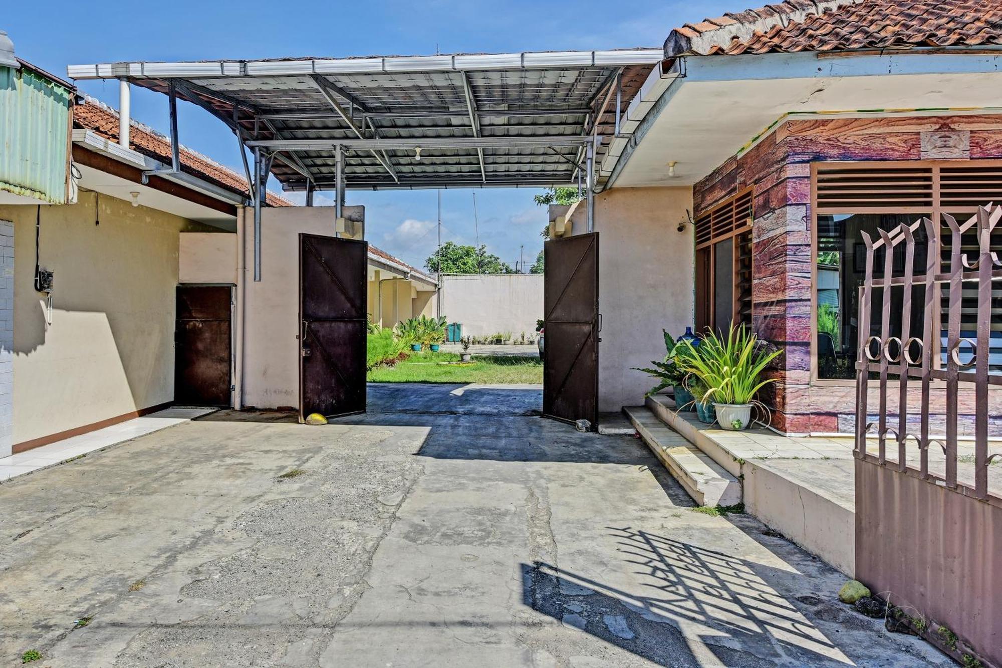 Oyo 90443 Hotel New Kartika In Cilopadang Ngoại thất bức ảnh