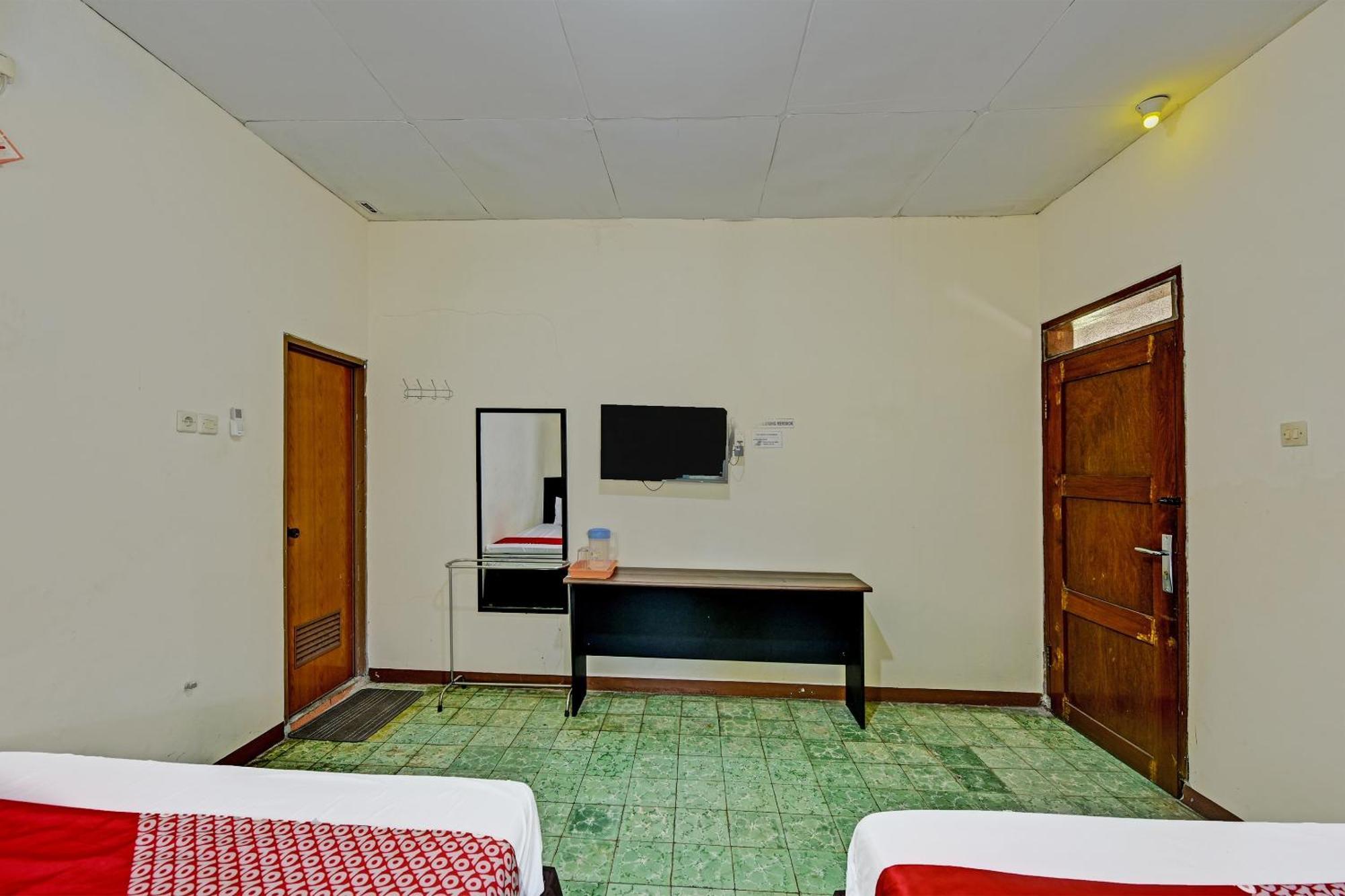 Oyo 90443 Hotel New Kartika In Cilopadang Ngoại thất bức ảnh