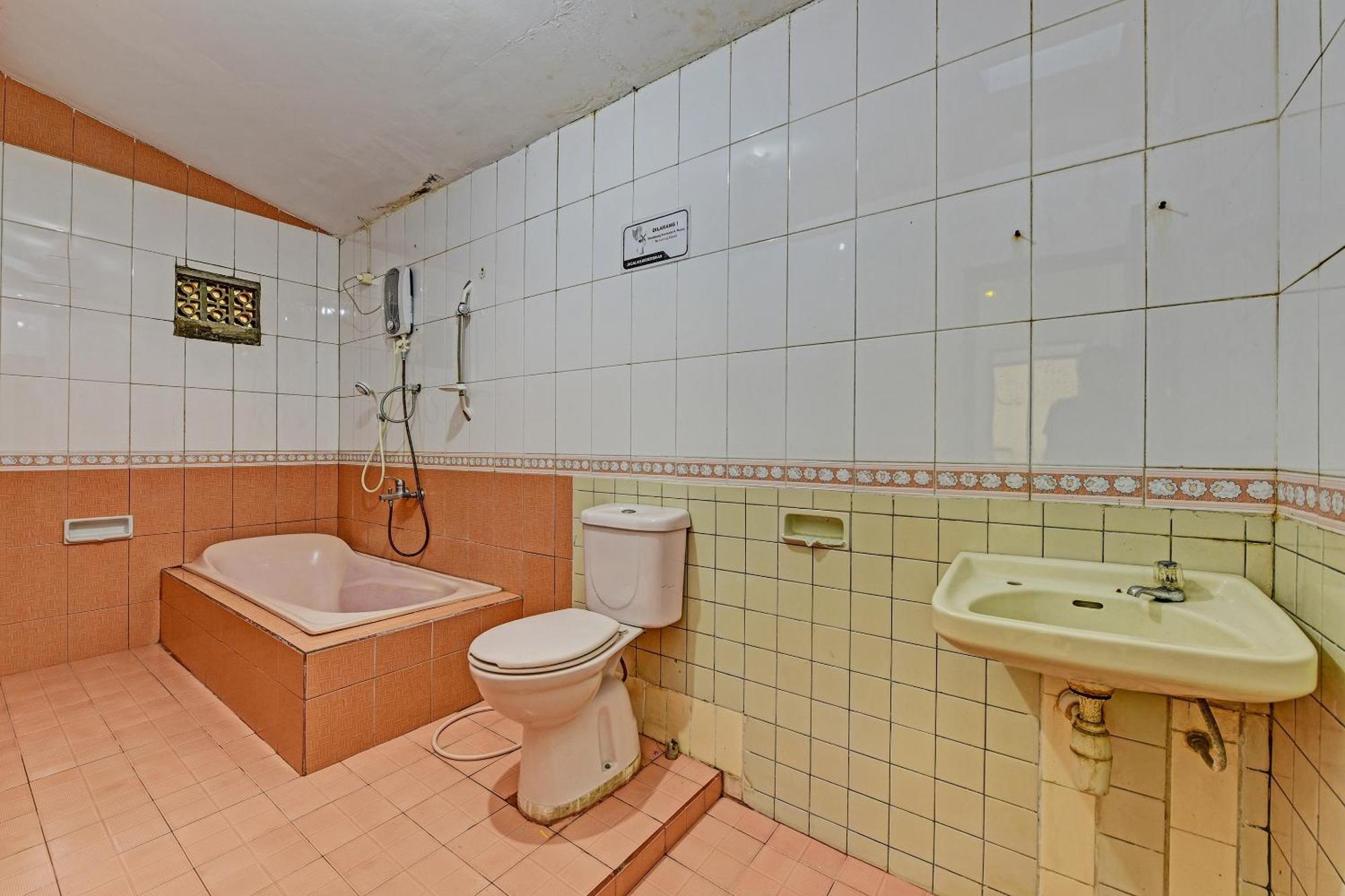 Oyo 90443 Hotel New Kartika In Cilopadang Ngoại thất bức ảnh
